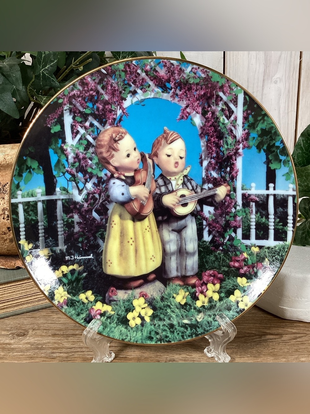 M.I. Hummel 1990 “Little Musicians”, Little Companions Plate Danbury Mint #Q9971